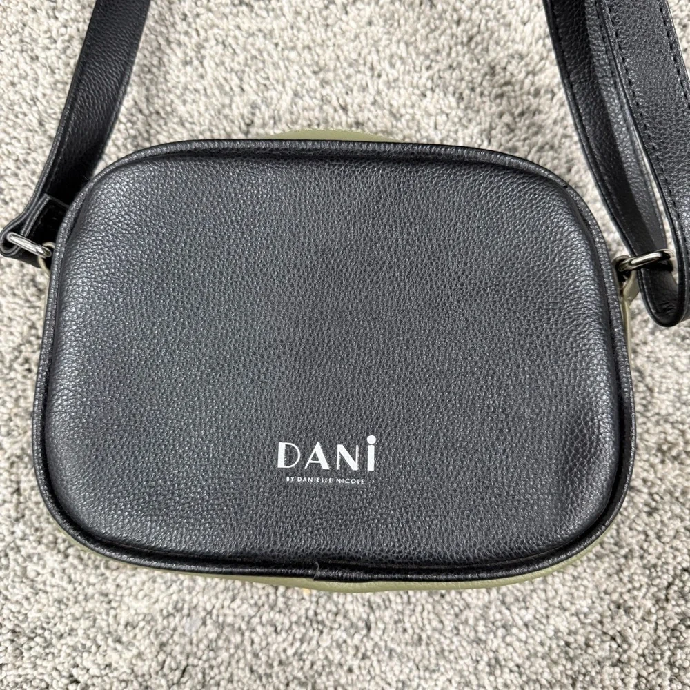 Mandalorian Baby Yoda Grogu Purse Disney Dani by Danielle Nicole Crossbody EUC - Picture 3 of 9
